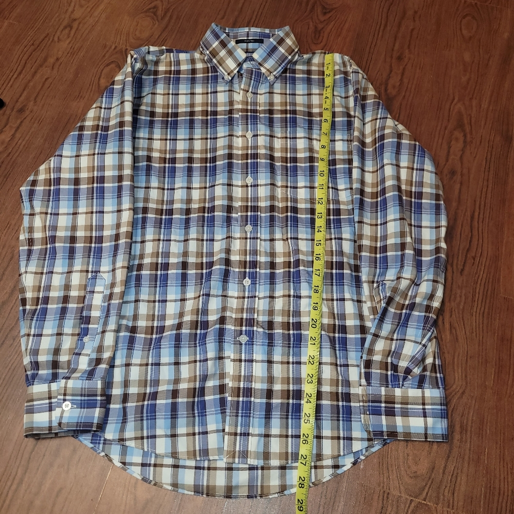 Blue and Brown plaid flannel button down long sleeved top men's small